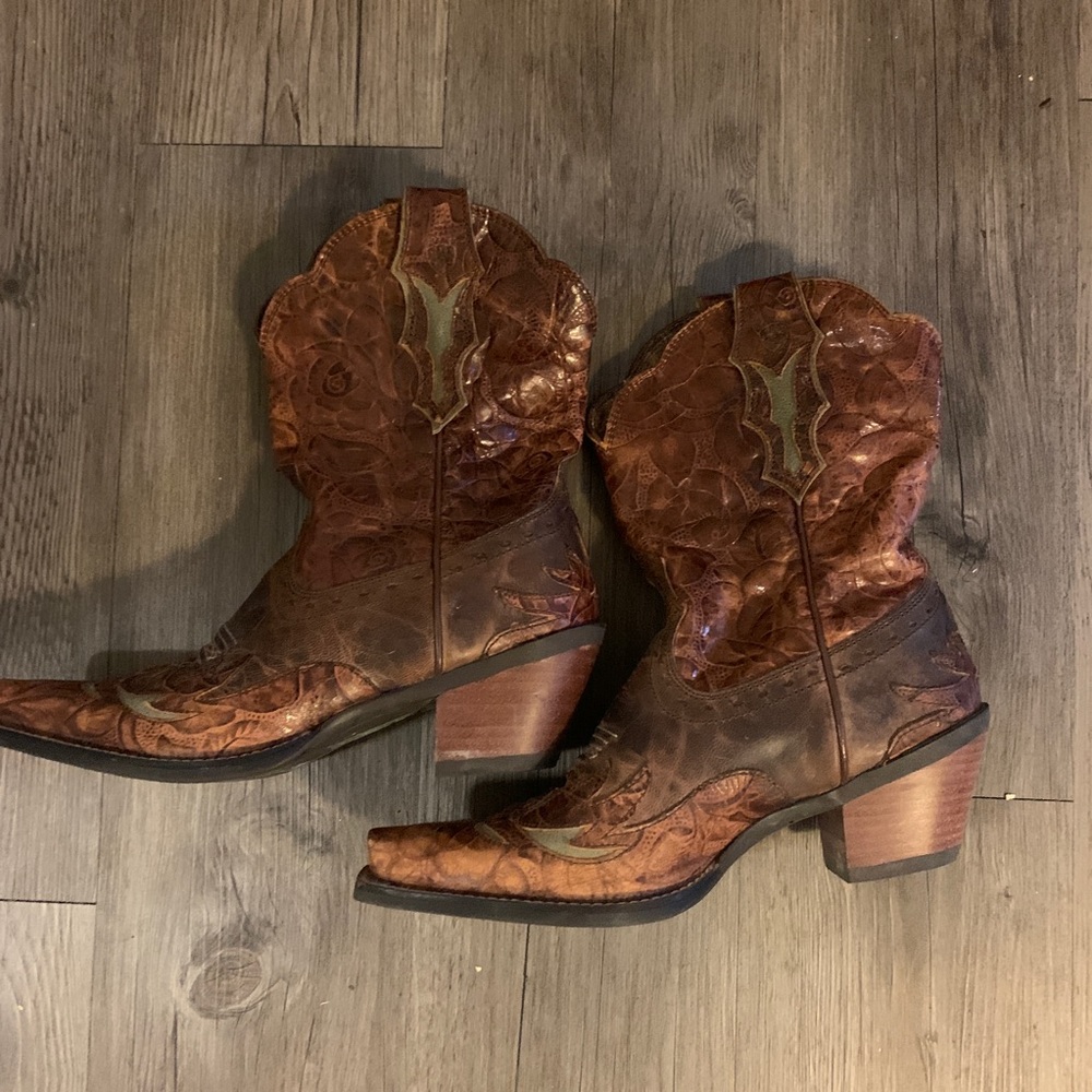 Ariat Women’s Western Boot- Brown Dahlia